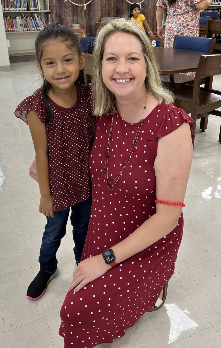 You know it’s going to be a great year when you’re “twinning” with your teacher on day 1! 💕