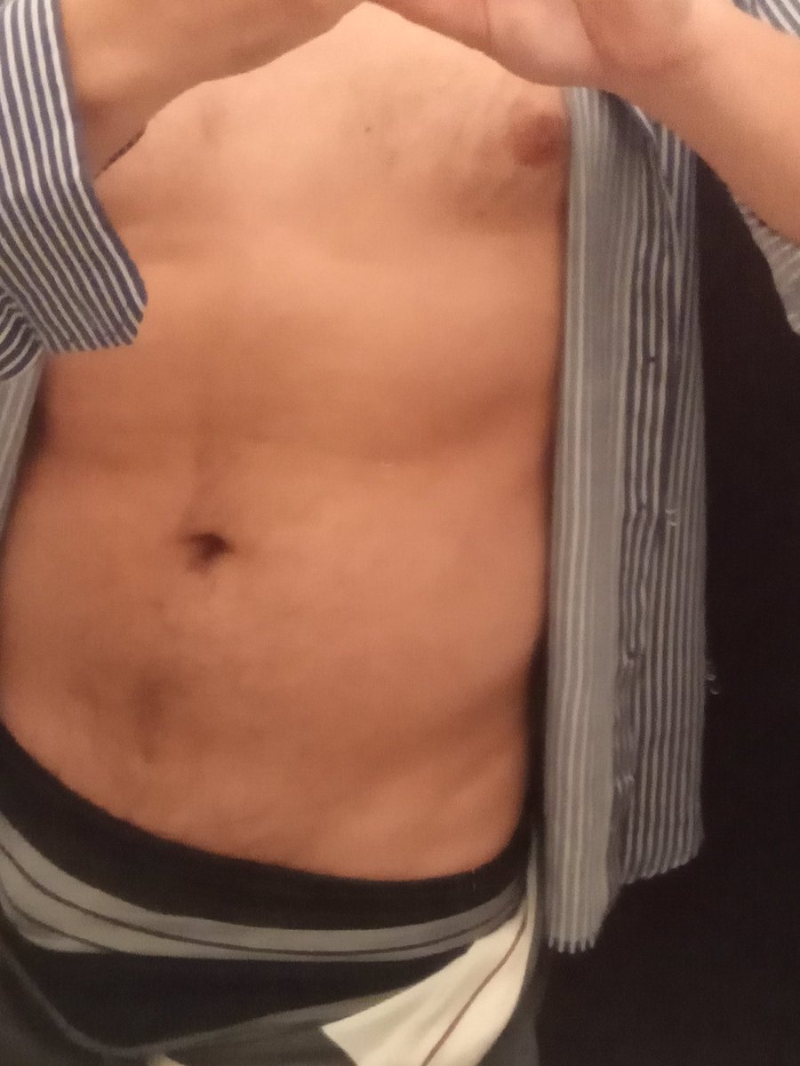 bulgingbladder's tweet photo. #abs #maleabs #horny
And back to empty 😉 #omorashi #pisskink https://t.co/Pn4in2hlcI