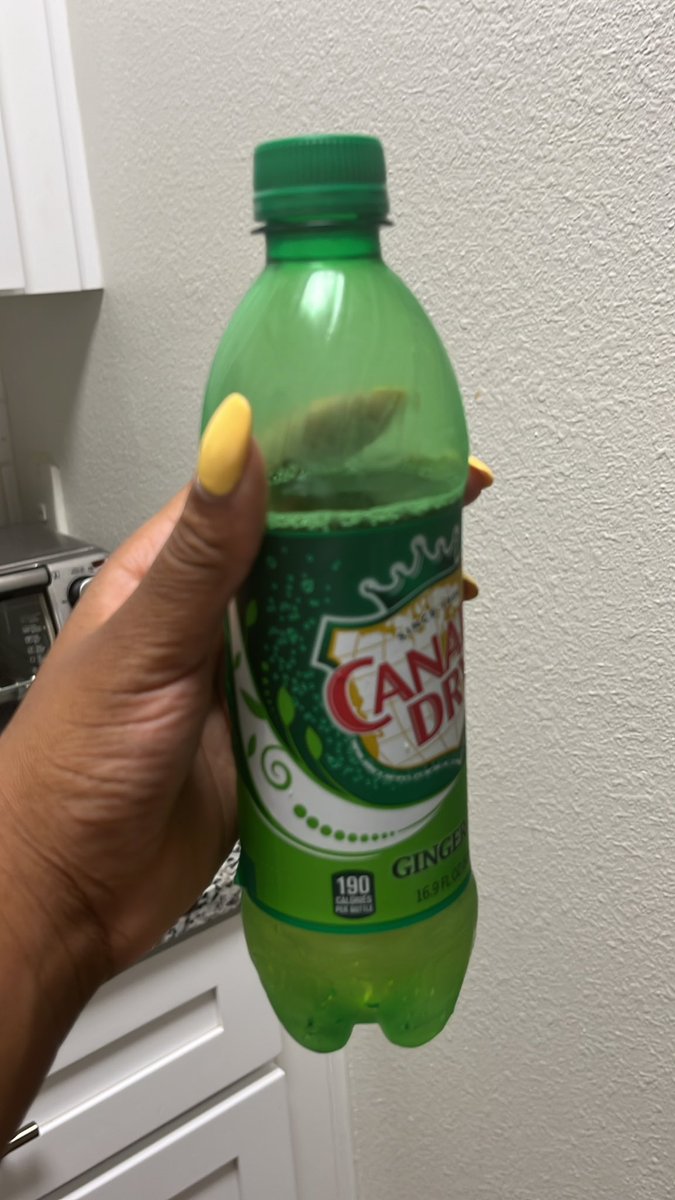 brianalynnj's tweet photo. unopened?! this is unacceptable!!!! @CanadaDry https://t.co/OfsqvR6PvL