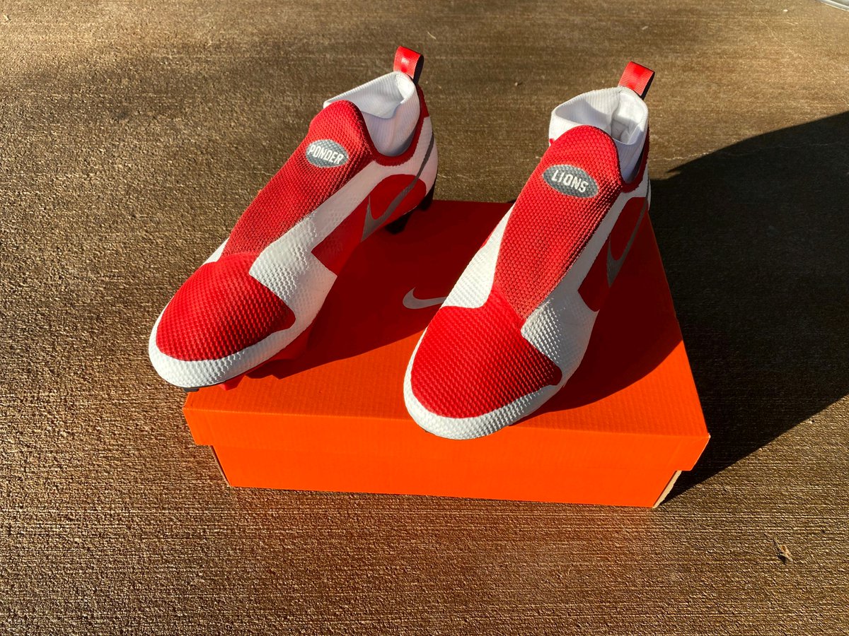 HaydenManninger's tweet photo. Practice cleats are ready to go and so am I. Let's get it.
#Ponder #Lions #H2M #QB1 #PonderFast #Turnup #Custom #cleats #qbforchrist #football https://t.co/s23ahrjN0B