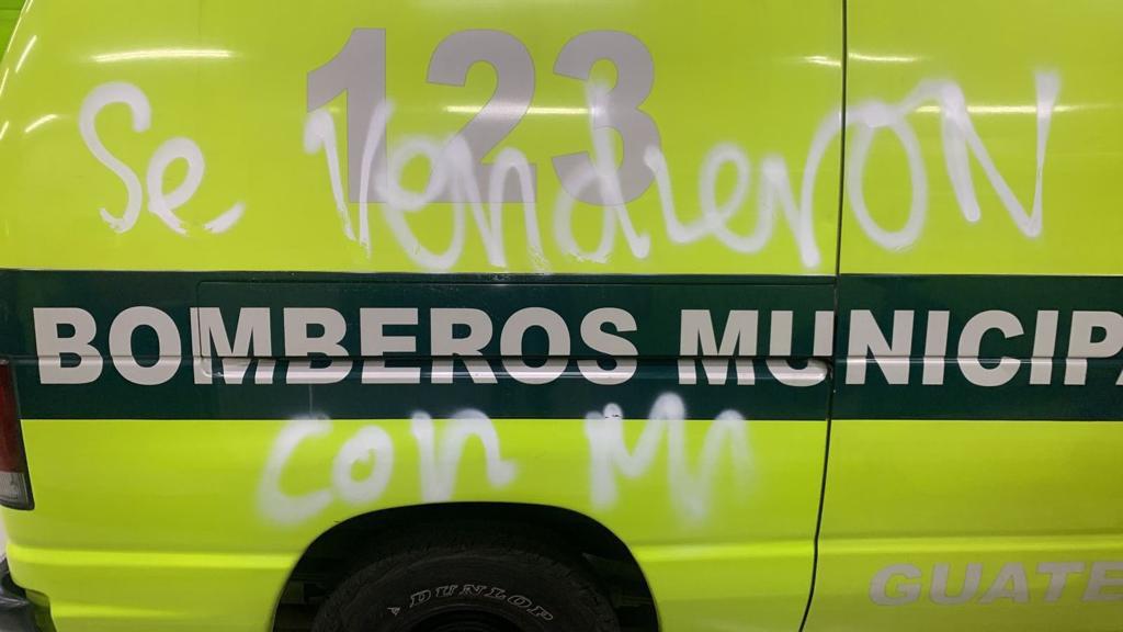 #CBMInforma 
Somos una institución de servicio comprometidos en proteger la vida de las personas. 

Rechazamos los daños que se realizaron a los recursos que sirven a todos los guatemaltecos ante una emergencia.

#UnaMejorCiudad