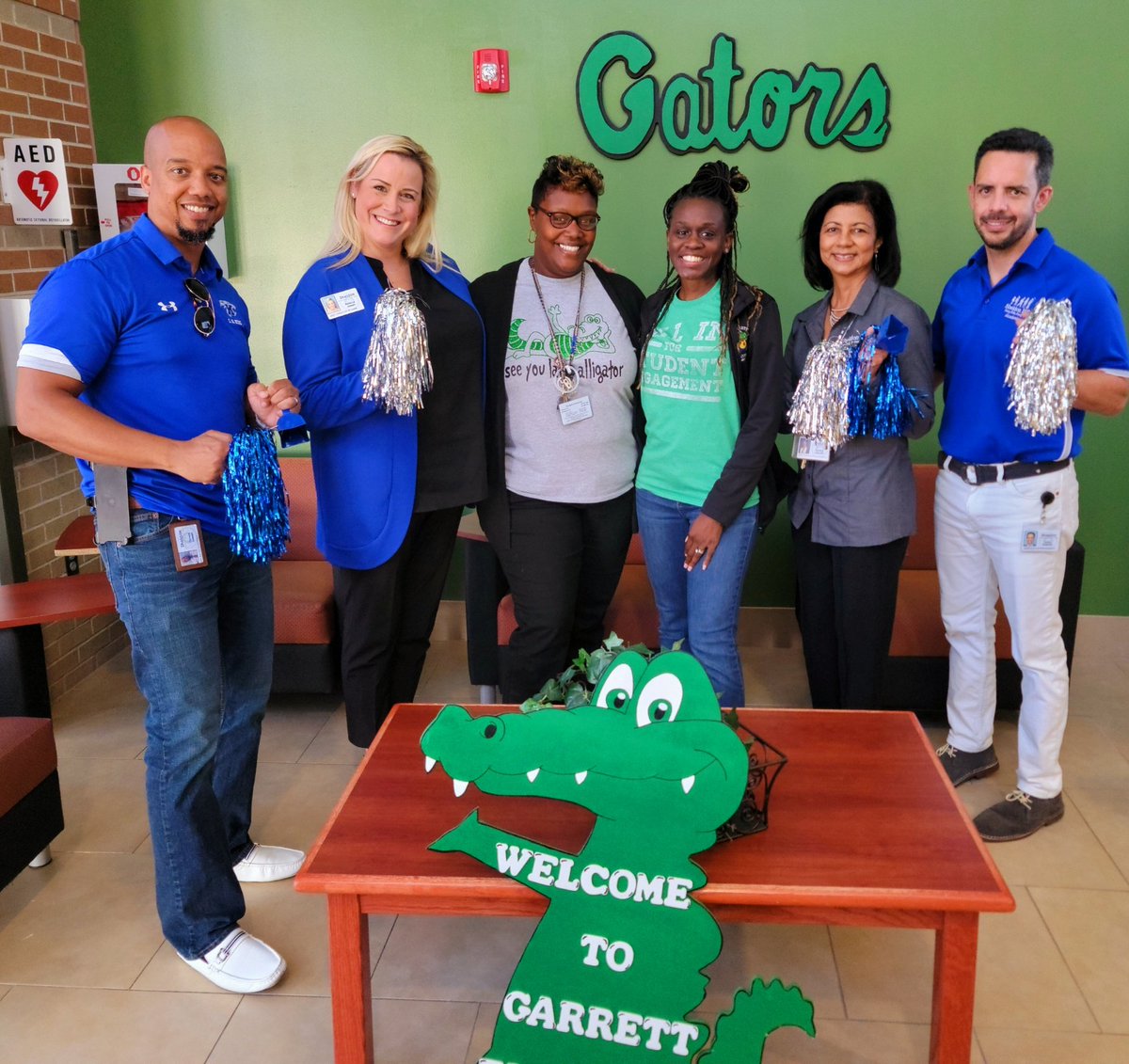 KarenDGallow's tweet photo. Loved taking a moment to celebrate @Sheldon_Tigers @GarrettGatorWay @MonahanElem @CarrollColts @RoyalwoodLions for earning an A in academic growth. So proud of these @SheldonISD leaders and everyone on their teams! https://t.co/6Mkcbo0Vry