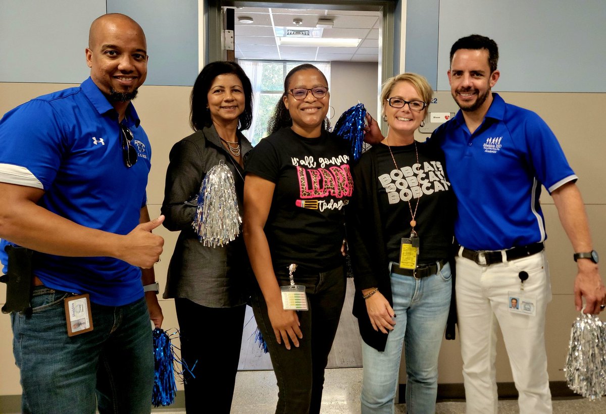 KarenDGallow's tweet photo. Loved taking a moment to celebrate @Sheldon_Tigers @GarrettGatorWay @MonahanElem @CarrollColts @RoyalwoodLions for earning an A in academic growth. So proud of these @SheldonISD leaders and everyone on their teams! https://t.co/6Mkcbo0Vry
