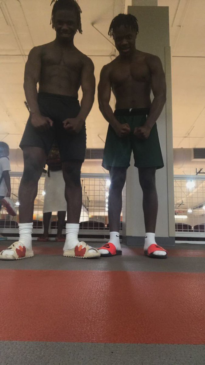 EligiahSmith's tweet photo. Me and @TorranceMoore05 one year ago to now , huge body development from weight room !! https://t.co/1qrGJL2jkc