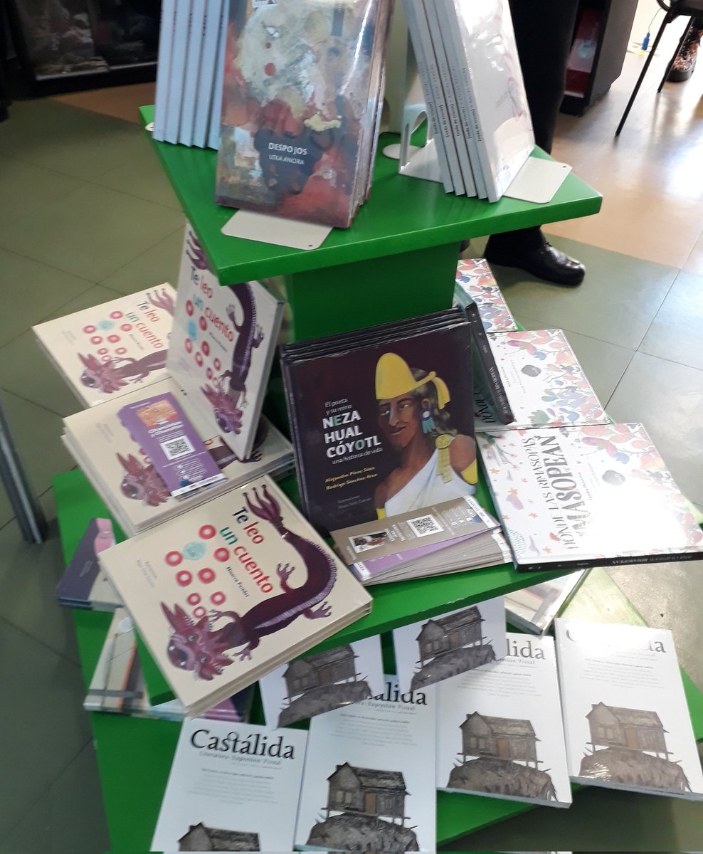 TrincheraEnMov's tweet photo. Tremenda sorpresa al visitar la #FeriaDelLibroInfantilYJuvenil 
en el @ccmbcultura.
Aún pueden disfrutarla, aprovechen... 
#TMCompartiendoCrecemos
#LaTrincheraPaseando 💚 https://t.co/mkzRtirTXK