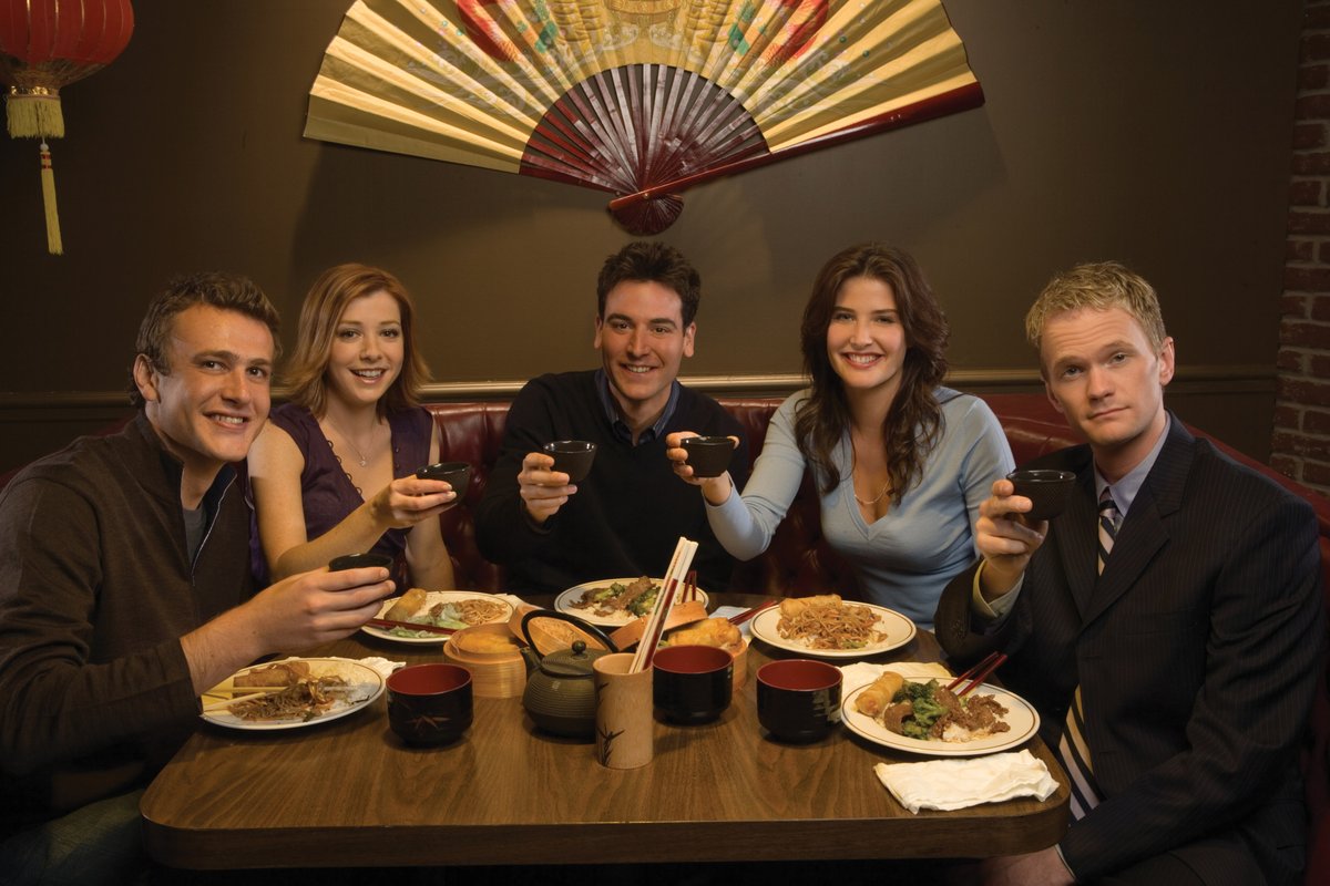 OfficialHIMYM's tweet photo. Cheers to a #legendary Saturday! https://t.co/KsJOHTqMbT