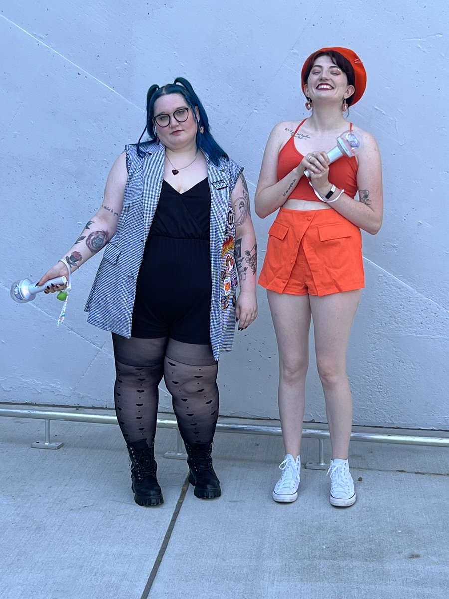 eternalwooyo's tweet photo. The goth girl and her carrot ๐๐ฅ @oioichannie
#SVT_WORLDTOUR_BETHESUN #SVTSeattle @pledis_17 https://t.co/g9qbrQNmKN