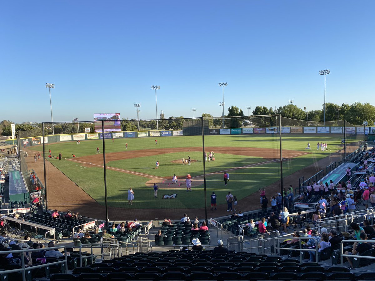 gregoryhwong's tweet photo. Game #1 in charge as the @ModestoNuts broadcaster. Nothing has exploded or burned down yet but it’s early. 1,047 games to go after this to catch @Gillogly.

Nuts have won 12 of 15 games. First pitch 7:05.

📻➡️ https://t.co/MjU1bJ2kJx https://t.co/jOJhfoMCgo
