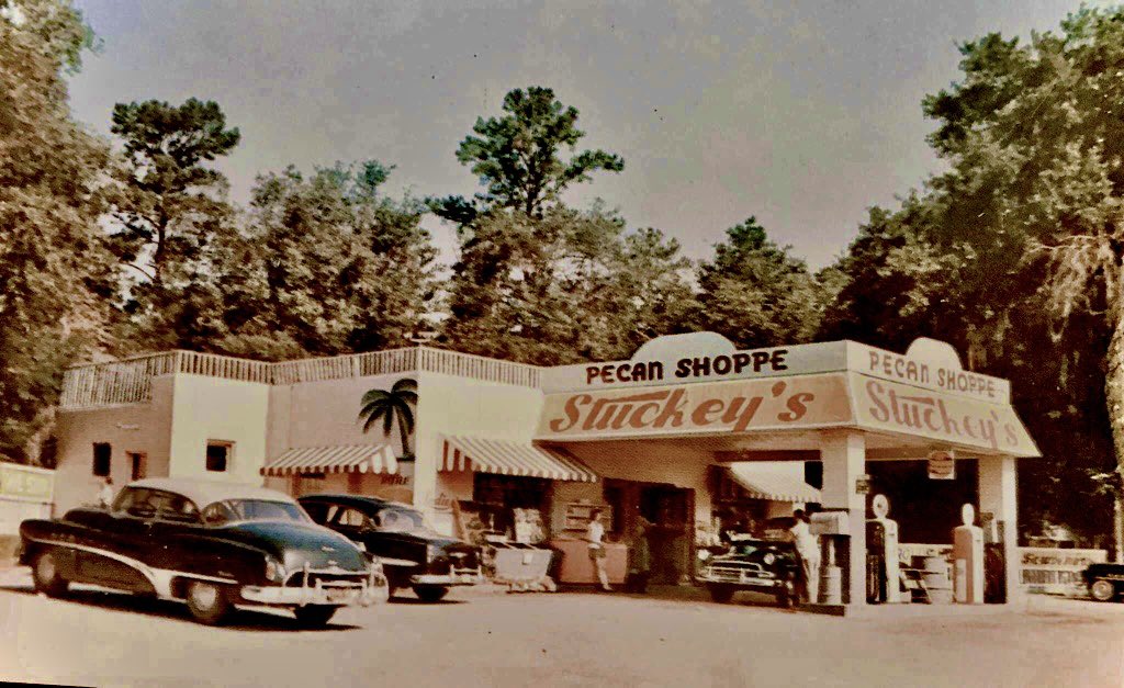 GregLaxton's tweet photo. Road tripped today by the 1st #Stuckeys outside GA, just across the FL line on #US301 in Hilliard.

Long closed as State Line Discount, it’s getting a new lease on life as Two Moon Junction.

This place needs to stock some @StuckeysPecans merch! @StuckeyStop #roadsidearchaeology https://t.co/eEcHKwFbdd
