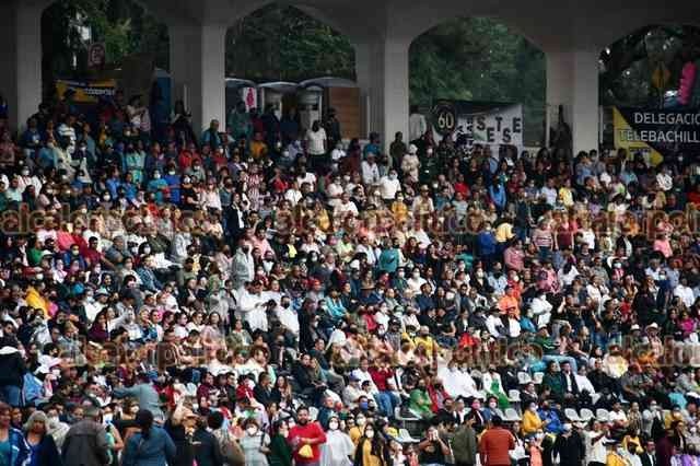 alcalorpolitico's tweet photo. #ElPoderDeLaVerdad🔥 || Con un evento masivo en el Estadio Xalapeño, el #SETSE celebró su 60 aniversario. Aún con lluvia, muchos permanecieron para ver a artistas como @albertobarrosof y @Arrolladora .
Ver más imágenes aquí
https://t.co/Du7pb6Xvlv
#ChécaloEnAlCalor https://t.co/tEHTpjmJpB