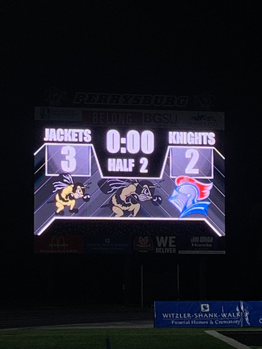 JacketsHSSoccer's tweet photo. In an absolute showdown of a game the boys pull a game winning goal in the final 5 minutes to take down St.Francis!!! The goals scored by Alex Diaz (2) and Keegan Motter #JacketSoccer https://t.co/CG5Tg6PIby