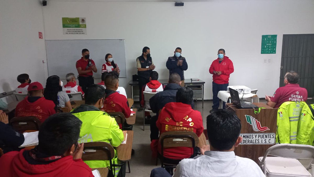 SSPGobPue's tweet photo. Agentes del Heroico Cuerpo de Bomberos participan en el curso “Actualización en extracción vehícular y su atención prehospitalaria" en coordinación con @PC_Estatal, @CAPUFE, @PCPueblaCapital, @CruzRojaPue, SUMA y @UrsvaPuebla. https://t.co/fs8iUv56GH