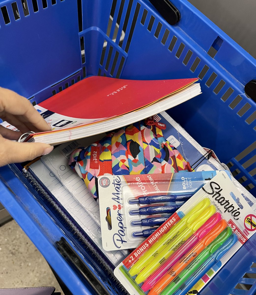 sheraehoneycutt's tweet photo. One of the kids I advocate for told me she needed some things before starting Junior year next week in KCMO. We are starting the year off right.

There are hundreds of foster kids in Jackson County who need an advocate. You can help!
#CASAAdvocate #BacktoSchool2022 #bestyearever https://t.co/DjlbZXpcDT