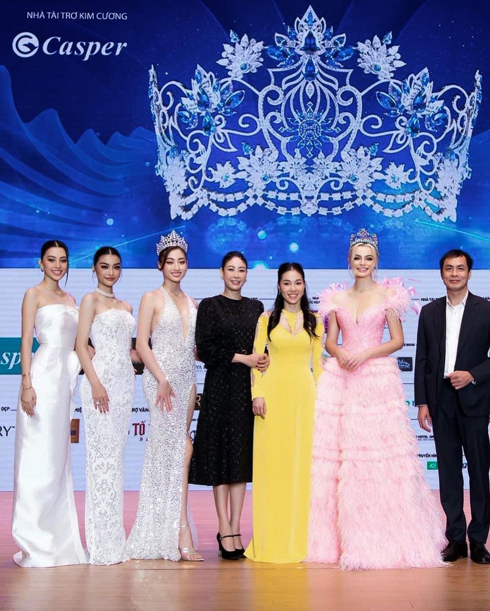 1000 people packed in to City Hall for The Miss World Vietnam Official Press Conference in Quy Nohn City instagram.com/p/ChKveKDPCYl/…

#MissWorld #MissWorldTime #MissWorld2022 #MW2022 #KarolinaBielawska