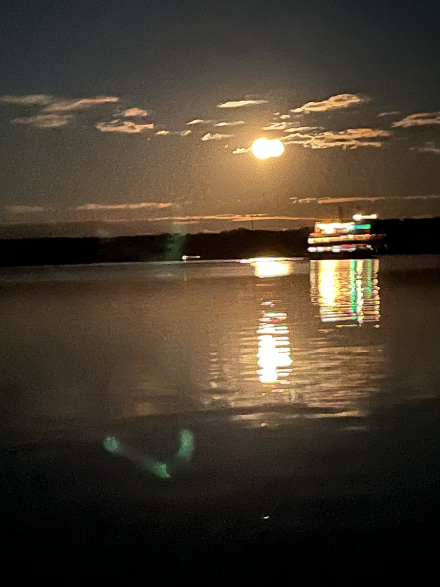 Beautiful #supermoon rise #1000islands #islandstar is all lit up!