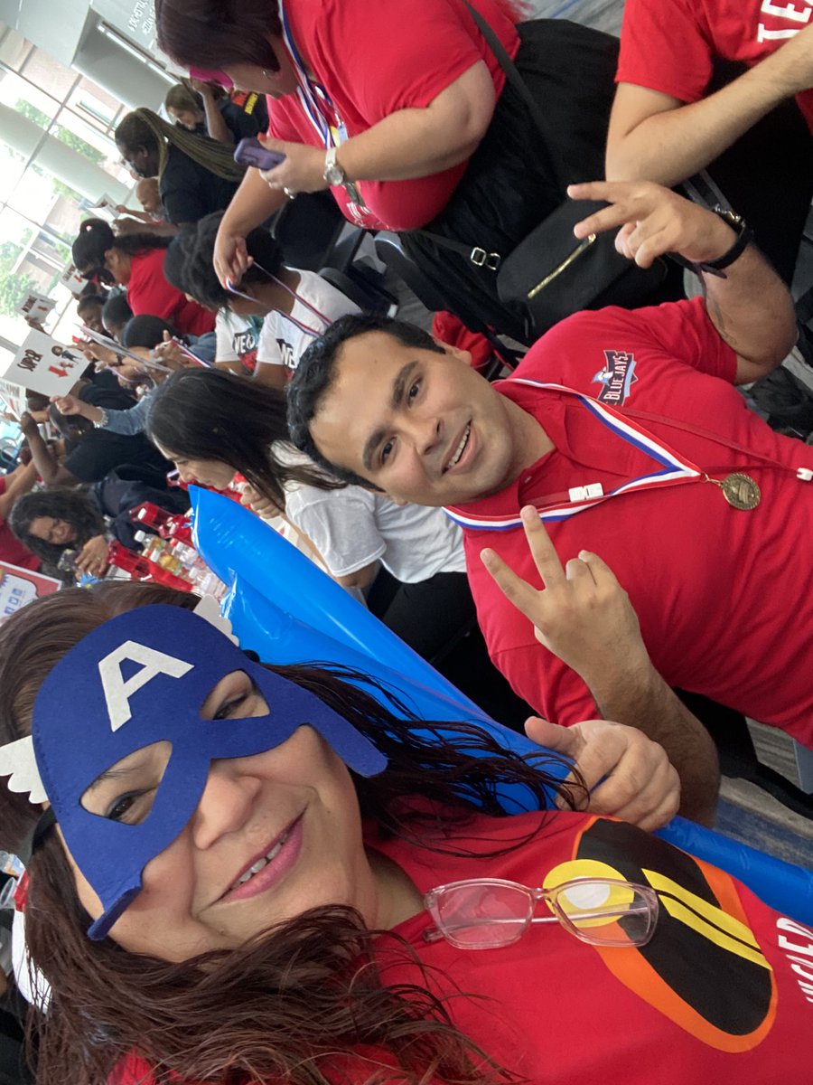 Had a #SWSIncredible day! What a way to Kickoff the new school year! Thanks to the coordinators of the event, we even had cookies &amp; <a href="/KONAICE/">Kona Ice</a> ! <a href="/swschoolstx/">Southwest Public Schools</a> <a href="/fadams224/">Felicia Adams</a> #SWSProud
