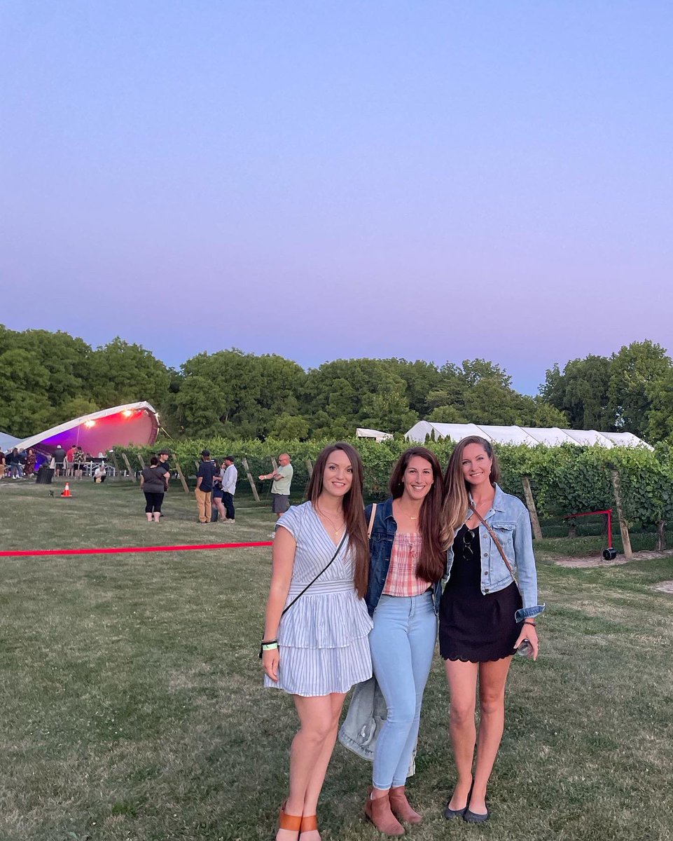 _ashley_waters's tweet photo. โจ@thereklaws ๐ถ @Jackson_Triggs What an amazing show๐๐ป #concert #countrymusic #reklaws #frontrowcenter #jacksontriggs #visitniagara #notl #summer2022 https://t.co/gEfsfiogNt
