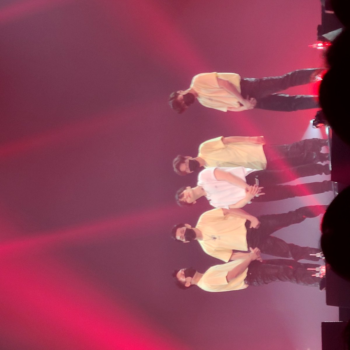 20mp2pm08's tweet photo. 이준호 2022 FAN-CON 〈Before Midnight〉1일차 https://t.co/XpPskVv5Ex