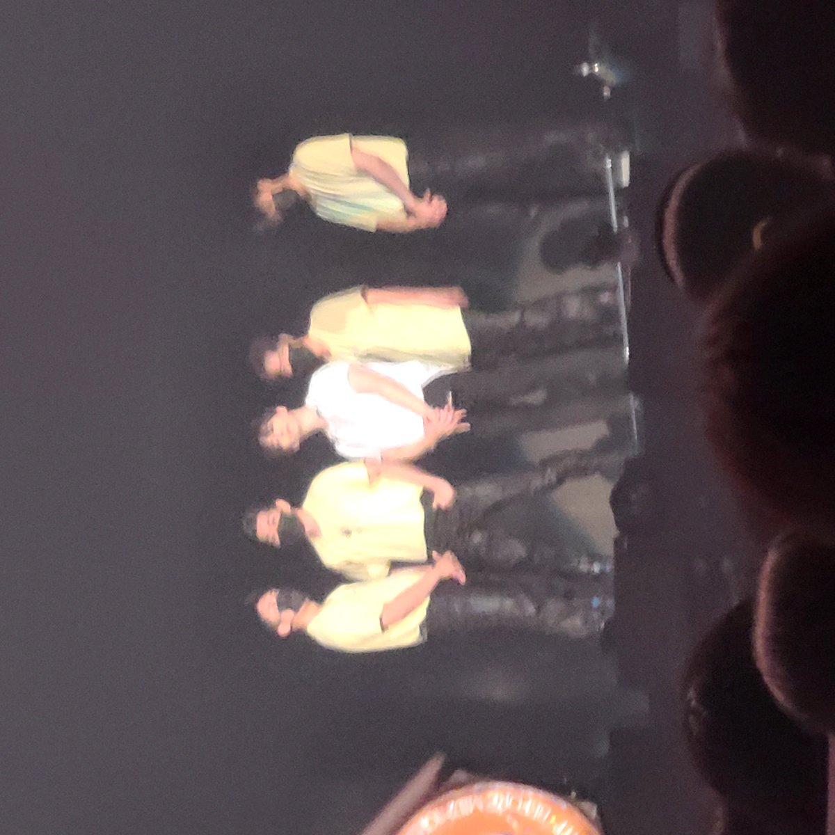 20mp2pm08's tweet photo. 이준호 2022 FAN-CON 〈Before Midnight〉1일차 https://t.co/XpPskVv5Ex