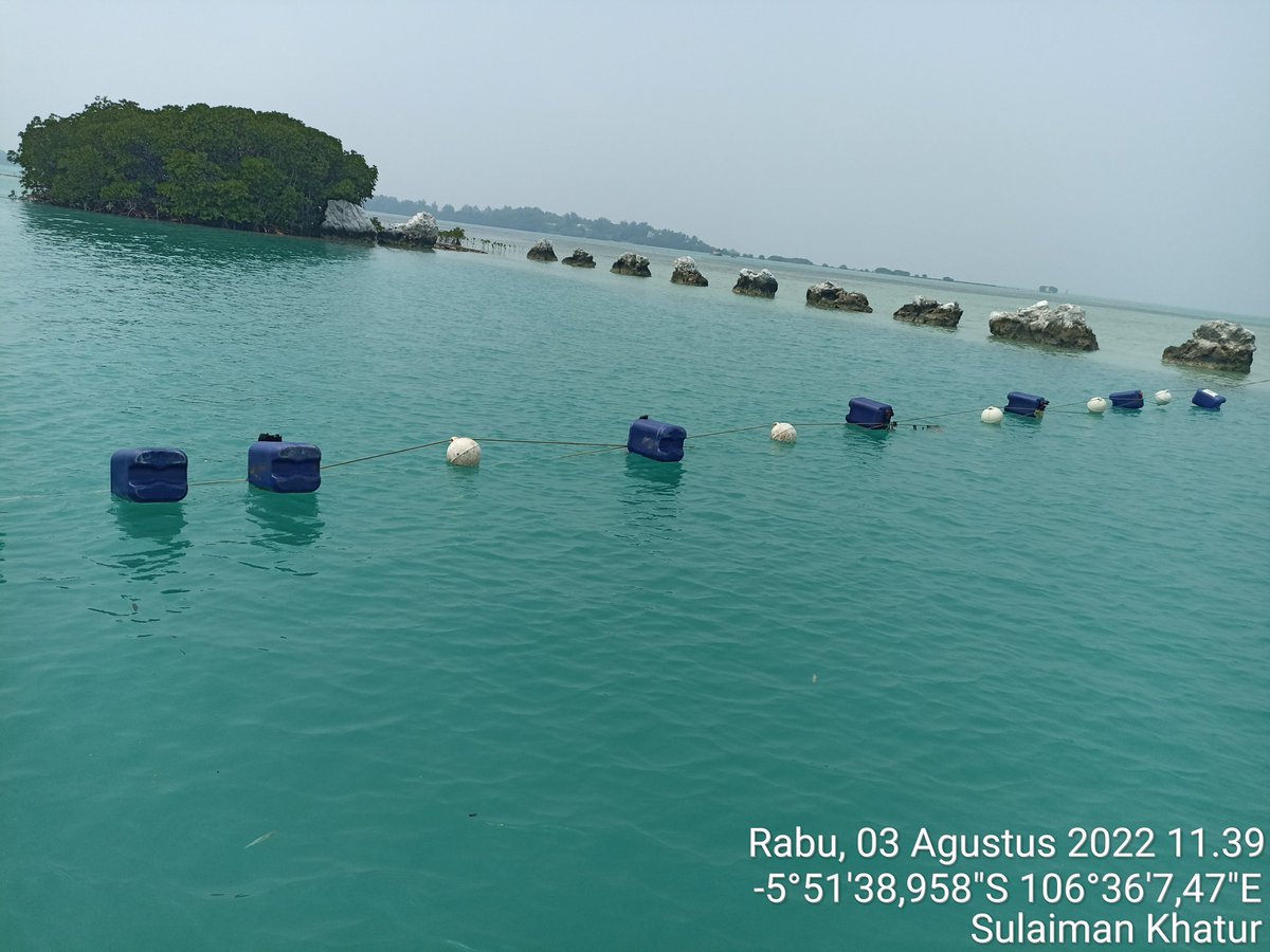 Portal di jalan raya mah biasa. Portal di laut donk. 
<a href="/susipudjiastuti/">Susi Pudjiastuti</a>
<a href="/SBYudhoyono/">S. B. Yudhoyono</a>
<a href="/DPPKNTI/">DPP KNTI</a> 
<a href="/kkpgoid/">KKP RI</a> 
<a href="/sahabatkiara/">KIARA_Indonesia</a> 
<a href="/ditjenpsdkp/">Ditjen PSDKP-KKP RI</a>