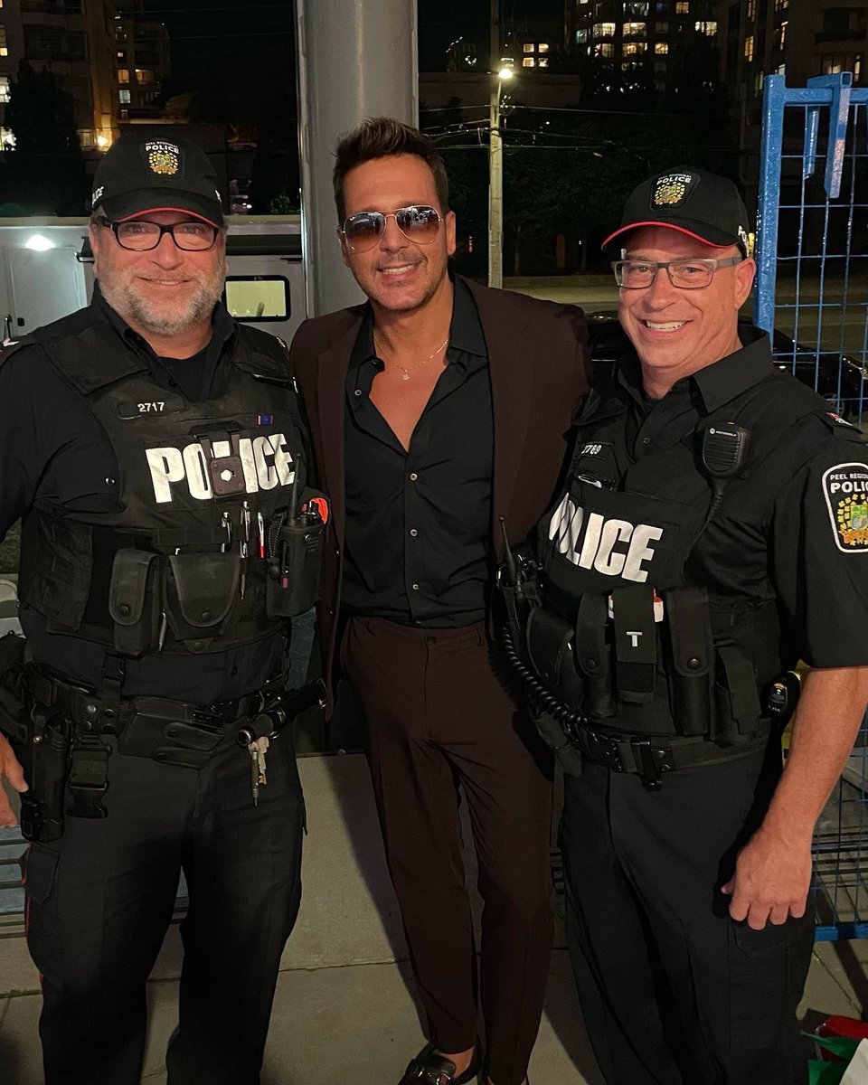 It’s alway a great time working with my old referee buddy <a href="/offthecuff2789/">Detective Sergeant Paolo Carretta #2789</a> at <a href="/PeelPolice/">Peel Regional Police</a>, but us meeting #joee tonight, took the cake!!  👍👍<a href="/MissITALFEST/">MississaugaITALFEST</a> <a href="/citymississauga/">City of Mississauga</a>