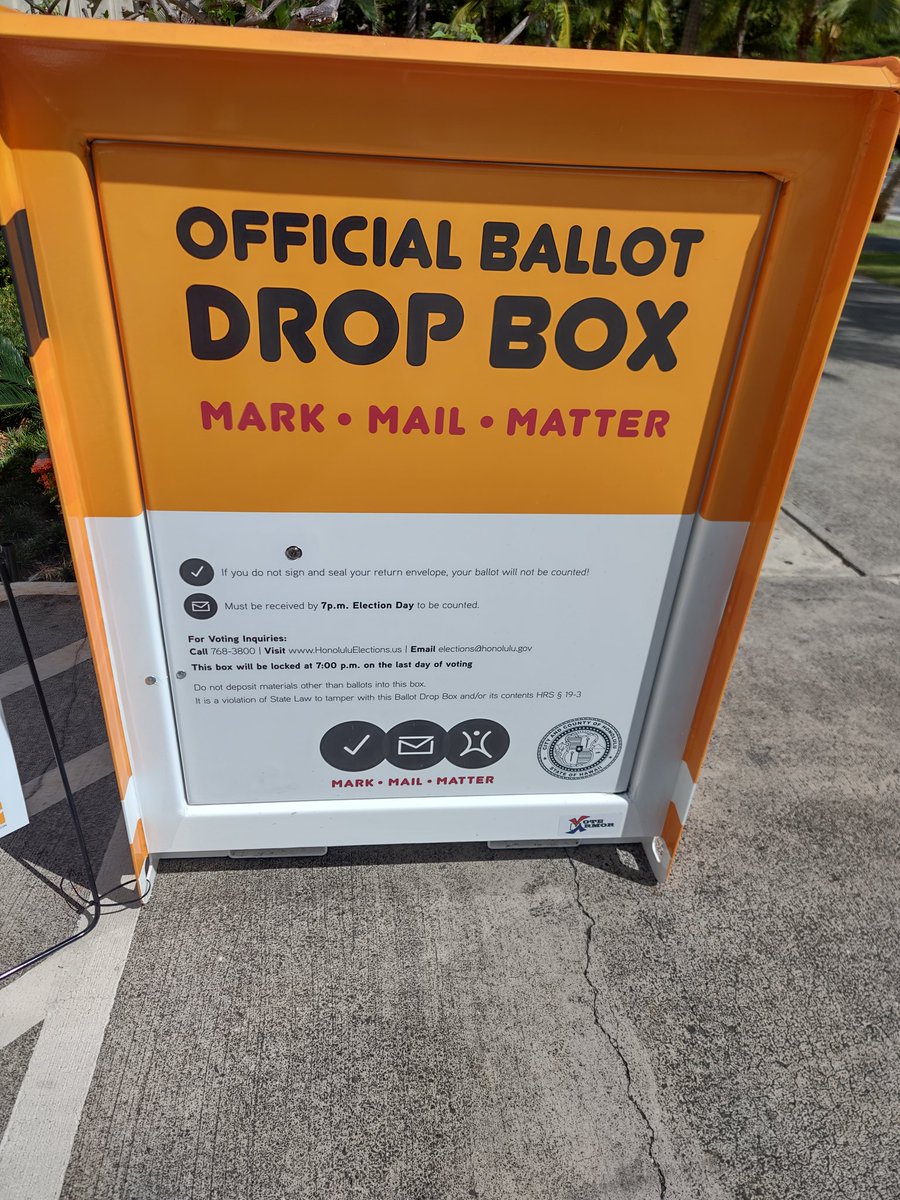 harrycovair's tweet photo. #Vote #VoteHawaii #Vote2022 #VoteHawaii2022 #Primary tomorrow #Primary2022 #HawaiiPrimary2022 #HonoluluHale #CityHall Where's Mr and Mrs #ShakaClaus? https://t.co/IuhqFp50zr