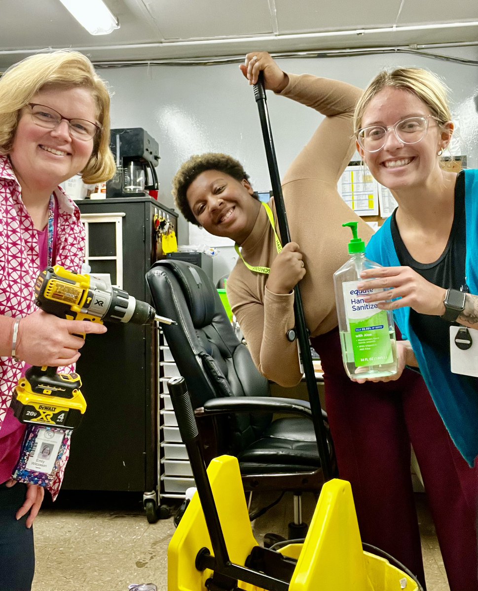 Our #HCSPreschool teams are participating in a “Team Selfie Challenge” &amp; loving every minute of it! 💙 The Wilcoxson Team <a href="/NorthParkKids/">North Park Elementary School</a> laughed a lot as they had fun being creative! 📸☺️#HCSBetterTogether #TeamBuilding #ClassroomCulture