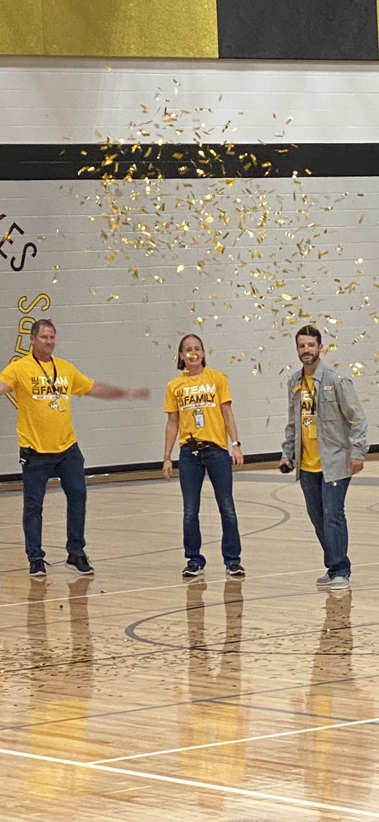 GLJHMrsStraley's tweet photo. This is exactly how I feel about the 2022-2023 school year! GLJHS is an incredible place! 🎉🖤💛 @TISDGLJHS #GoTigers https://t.co/LpIETiorSE