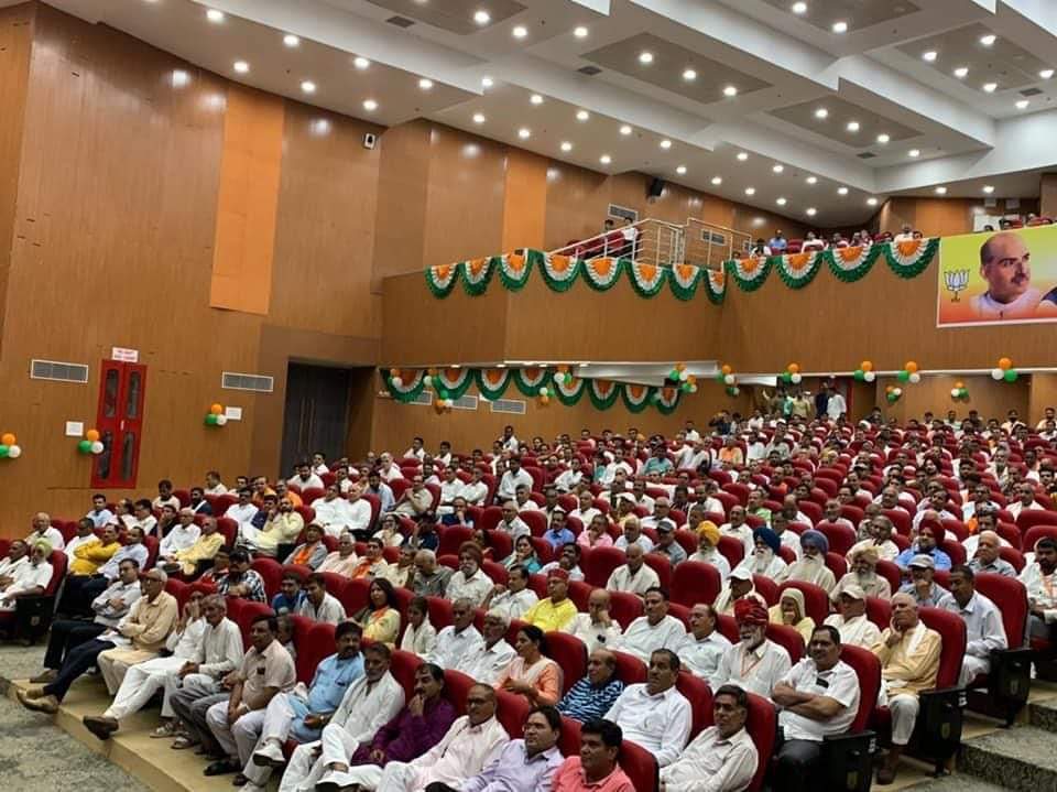 NaveenGoyal4GGM's tweet photo. भाजपा हरियाणा के सभी विभागों एवं प्रकोष्ठ के प्रदेश प्रमुख, संयोजकों, जिला प्रमुख, जिला संयोजक की करनाल में आयोजित बैठक में जाना हुआ। https://t.co/yyGHlCBWuR