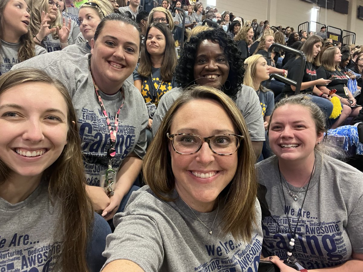 MrsAnnaTomlin's tweet photo. Back To School Pep Rally 2022-2023! #UniquePathways2and3 #MustangStrong #WeAreUnique #MissingAFewFavorites #RockSolid @RockHillSchools @MountHollyNews @cn2news https://t.co/6HOAXkgnvs