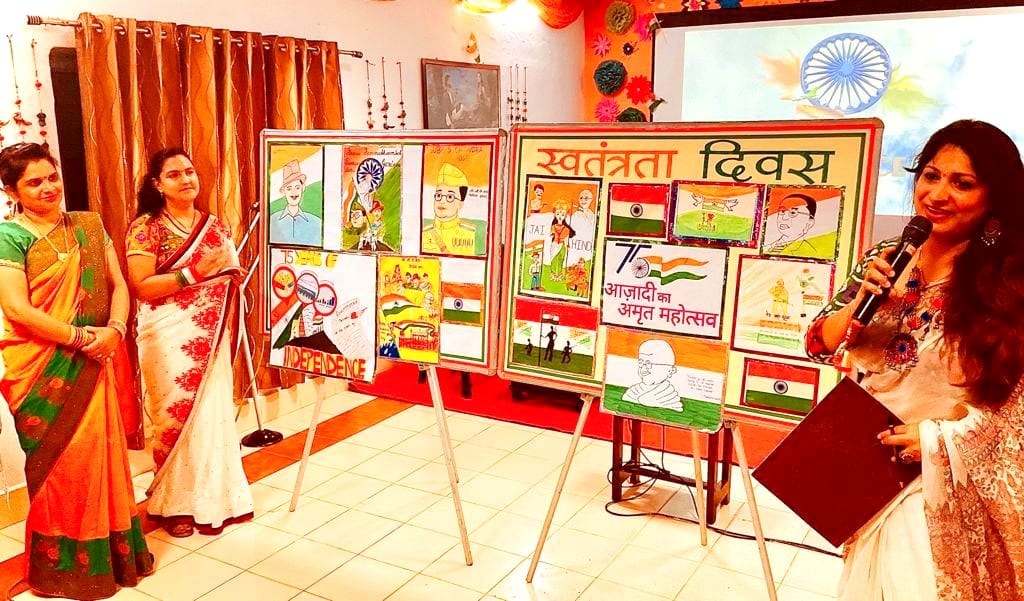 ProDefLko's tweet photo. #AzadiKaAmritMahotsav
#GarudDivision

Strike One Warriors organised a painting and slogan a completion on Independence day &amp; Indian National Flag and slogan writing  competition at Roorkee &amp; Dehradun for Children as part of #HarGharTiranga campaign.  

(1/2) https://t.co/f4u1DYybsH