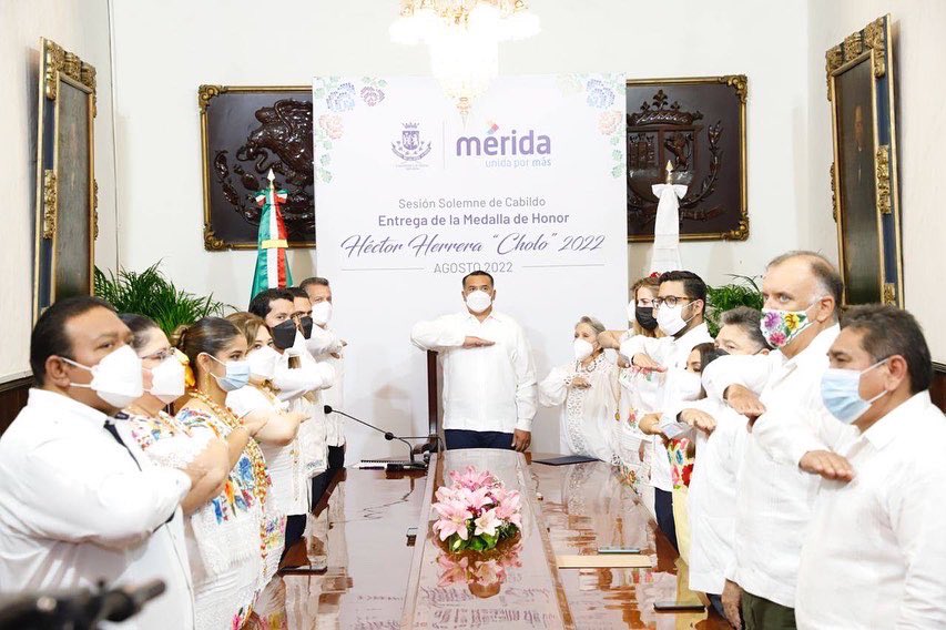 alexruzcastro's tweet photo. 🏅Tuve el gusto de participar en la Sesión Solemne de Cabildo donde el Alcalde @RenanBarrera hizo entrega de la Medalla de Honor Héctor Herrera "Cholo", a Victoria Machuca Villa conocida artísticamente como "Vicky Villa" ¡enhorabuena! 🙌🏻 https://t.co/F48JG4INy4