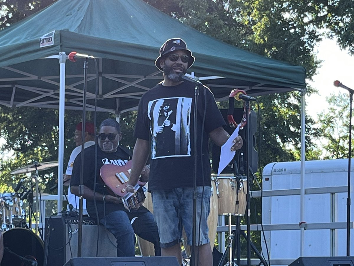 PGSAONEWS's tweet photo. Shout out to comedian @JoeClair who did a great job as tonight’s emcee for the #OSOF rally in Seat Pleasant. He kept the crowd laughing, but also emphasized the importance of uniting as a community to fight gun violence. Also, we thank @SugarBearEU for his ongoing support! https://t.co/3RlJ1J4bk0
