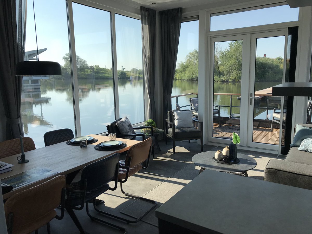 AquaViveBoten's tweet image. Vandaag van 11.00 tot 17.00 uur ‘OPEN HOUSE BOAT' in #Amsterdam Zuid! Voor recreatief gebruik. Uitvoering met twéé of drie slaapkamers. Prijs vanaf: € 299.000,= excl. btw, compleet ingericht en inclusief ligplaats! Per direct leverbaar! Bel: 06.50745006. Adres: Tjotterspad 42.