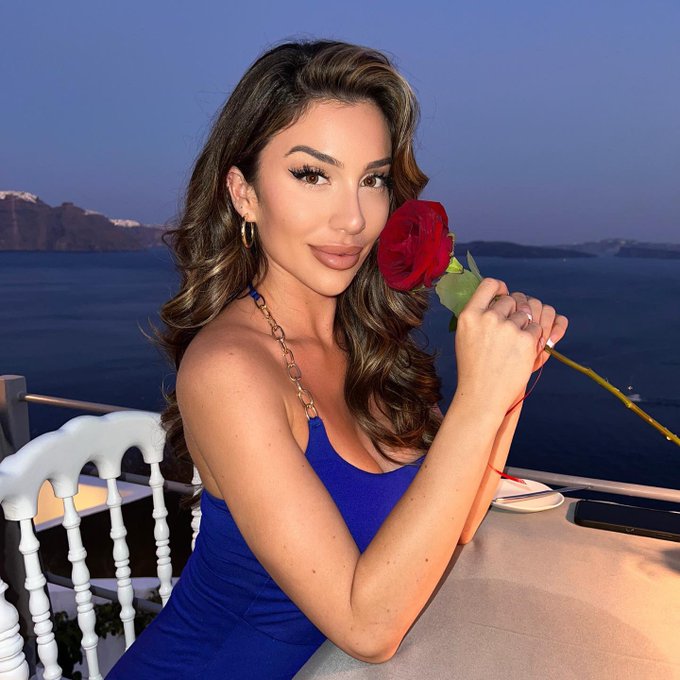 Watch Lauren Blake's leaked NSFW photo on TwXstars