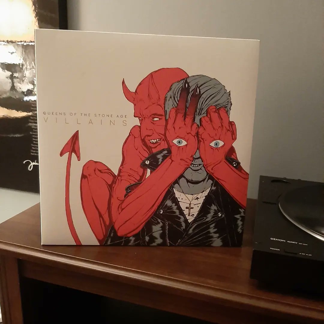 NickBorsos's tweet photo. Starting vacation off with some tunes. @qotsa @MickFleetwood @fleetwoodmac #recordcollection #music https://t.co/geagmwZa0e