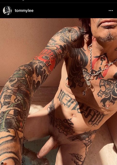 #TommyLee   Beautiful man, amazing piece, happy Friday world.! https://t.co/xUYRSF3ux4<a href="/tag/tommylee"class="tags">#TommyLee</a>