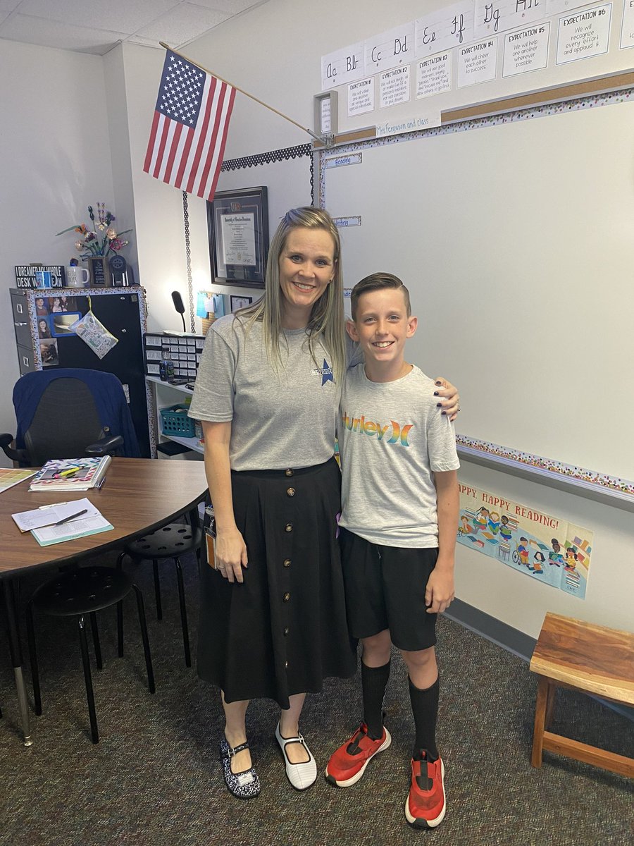 MrsPatrick_GLJH's tweet photo. I’m am super excited about starting my 19th year with this awesome team! We had Meet the Teacher for Bradyn and me tonight, and Rylee had schedule pick up this afternoon. I was so excited to see all of my new kids. I can already tell that we are all going to have an amazing year! https://t.co/U8Cp8Rln4L