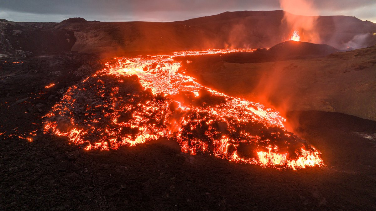 brianemfinger's tweet photo. WoW!!, from tonight in Iceland!!  Used all my drone batteries so lots of good shots/video to come. #Iceland #icelandvolcano #volcano #lava https://t.co/TUYNTL0CIZ