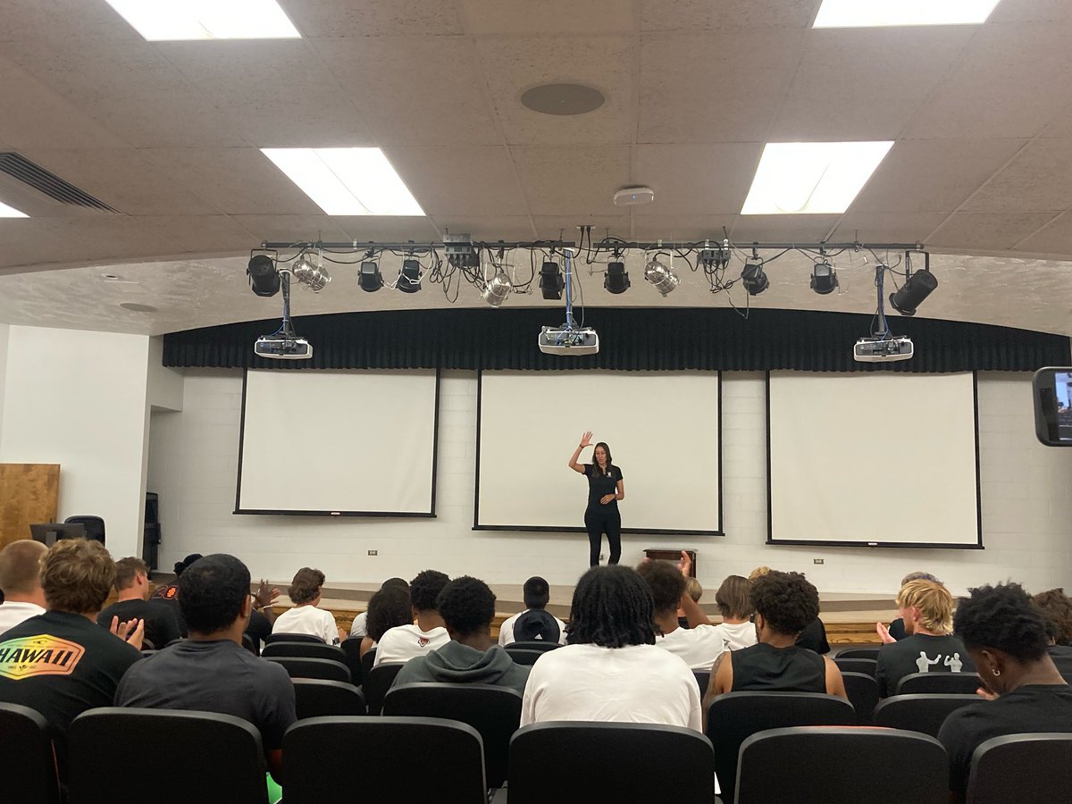 Charlie Ragle tweet media