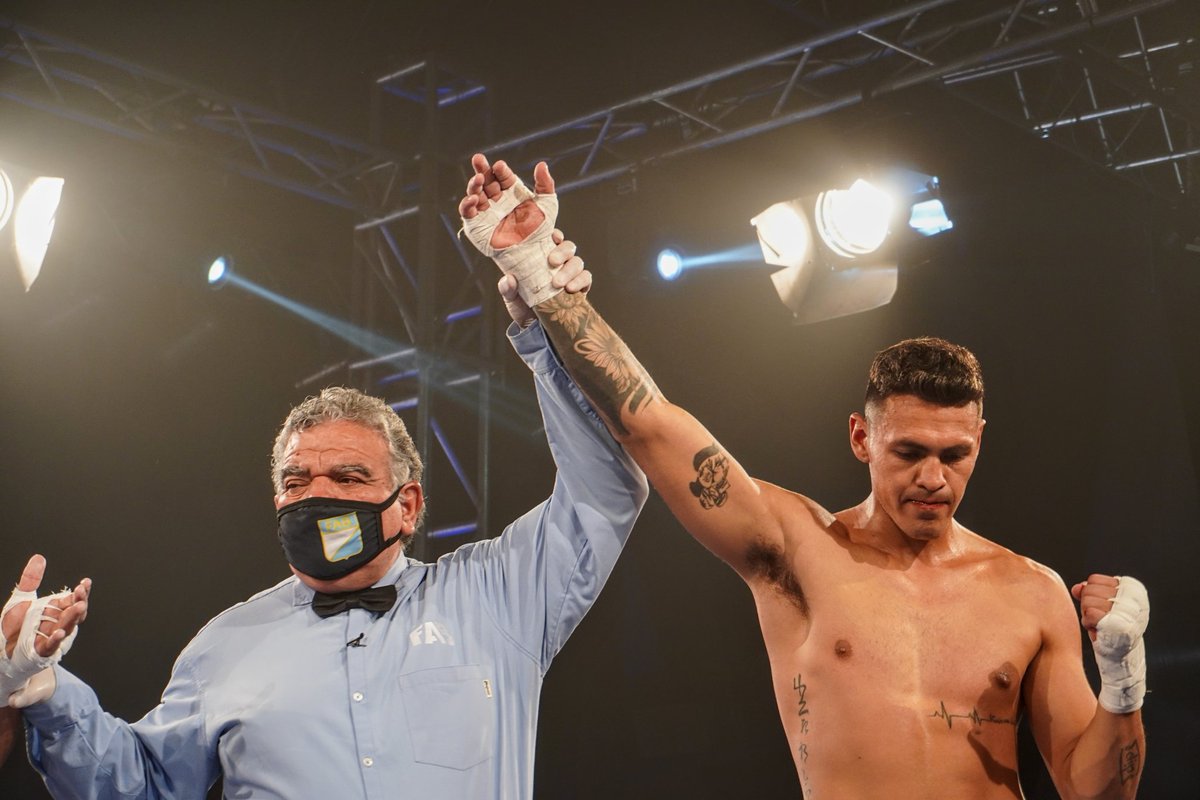aranoboxok's tweet photo. 💥FERNÁNDEZ VS GALIÁN EN EL MÓNACO HOTEL 💥
Gaspar FERNÁNDEZ (3-0-0, 3 KO / 76,100) GKO1 a Jesús “el Tigre” GALIÁN (Debutante / 78,900). 4R.
#Boxeo #Boxing #MonacoHotel #CarlosPaz #AranoBox #FeCorBox #FAB #DSportsFight #DirecTVSports https://t.co/Yui0B6RghH