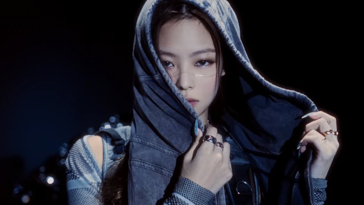 blckpinkpic's tweet photo. JENNE AND JISOO https://t.co/tM7WG3i6nQ