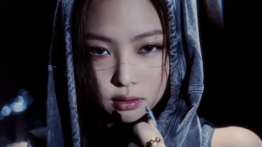 blckpinkpic's tweet photo. BLACKPINK https://t.co/KZilQrmXnn