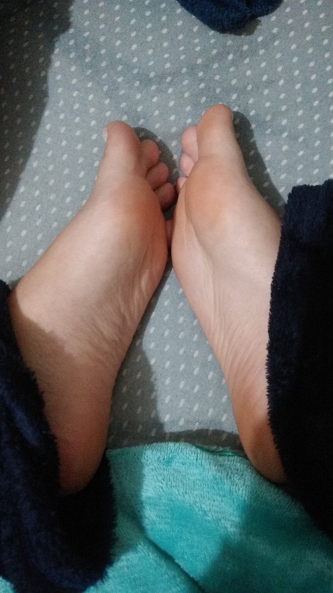 kimbkitty's tweet photo. solinha pra vocês 🤭🤭 

#packsmeninas #packdopezinho #Packers #packdope #footjoob #vendopacks #pezinhosfemininos #pezinhosrosadinhos #pezinho #pezinhodeprincesa #domme #solinha #sola https://t.co/6m9S3ACLM6