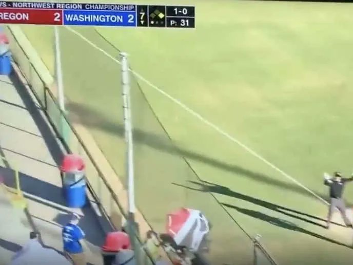 barstoolsports's tweet photo. The Kids From Oregon Were Robbed Last Night Because Little League Officials Are Money Hungry Scumbags https://t.co/U25ZR9T5B9 https://t.co/eFtO08ipkB