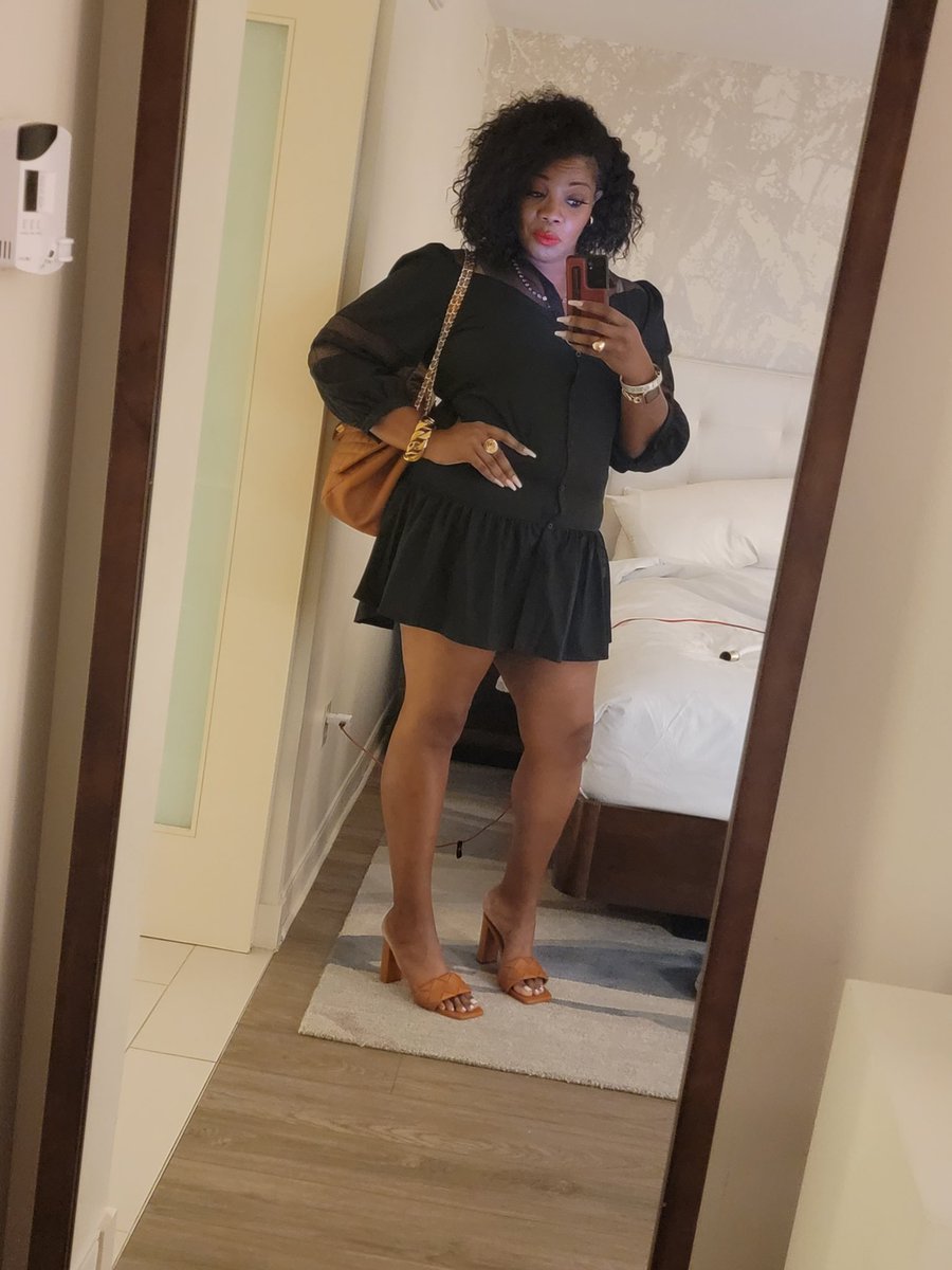 NOLA_Maya's tweet photo. Never skip leg day😜 #countdownto44 #tminus2hours #813 #bigLEOenergy #SheOutside #preparetobesickofme😆😩💁🏽‍♀️🤷🏽‍♀️ https://t.co/IWbKIxqnj2