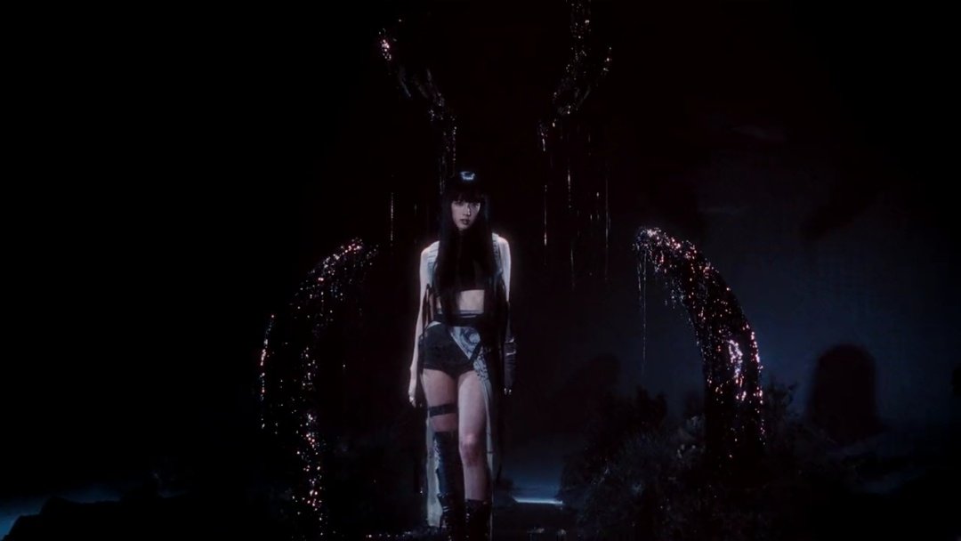 haesoofirstborn's tweet photo. QUEEN THINGS 🔥

JISOO CONCEPT TEASER
#6DaysToPinkVenom https://t.co/PWWoXwAXpE