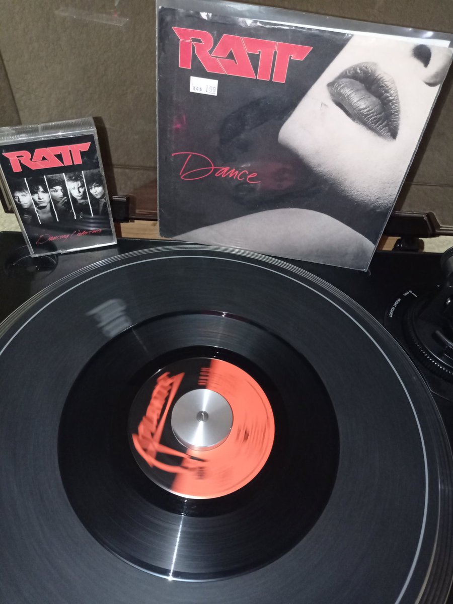 XIBILXIC's tweet photo. @MetalEdge85 @theRATTpack @StephenEPearcy
#VinylRecordDay #vinylcommunity #vinylcollector #singlerecord #45rpm
#vinylacetate #vinyladdict #vinylcollection https://t.co/hTGrq6ublv