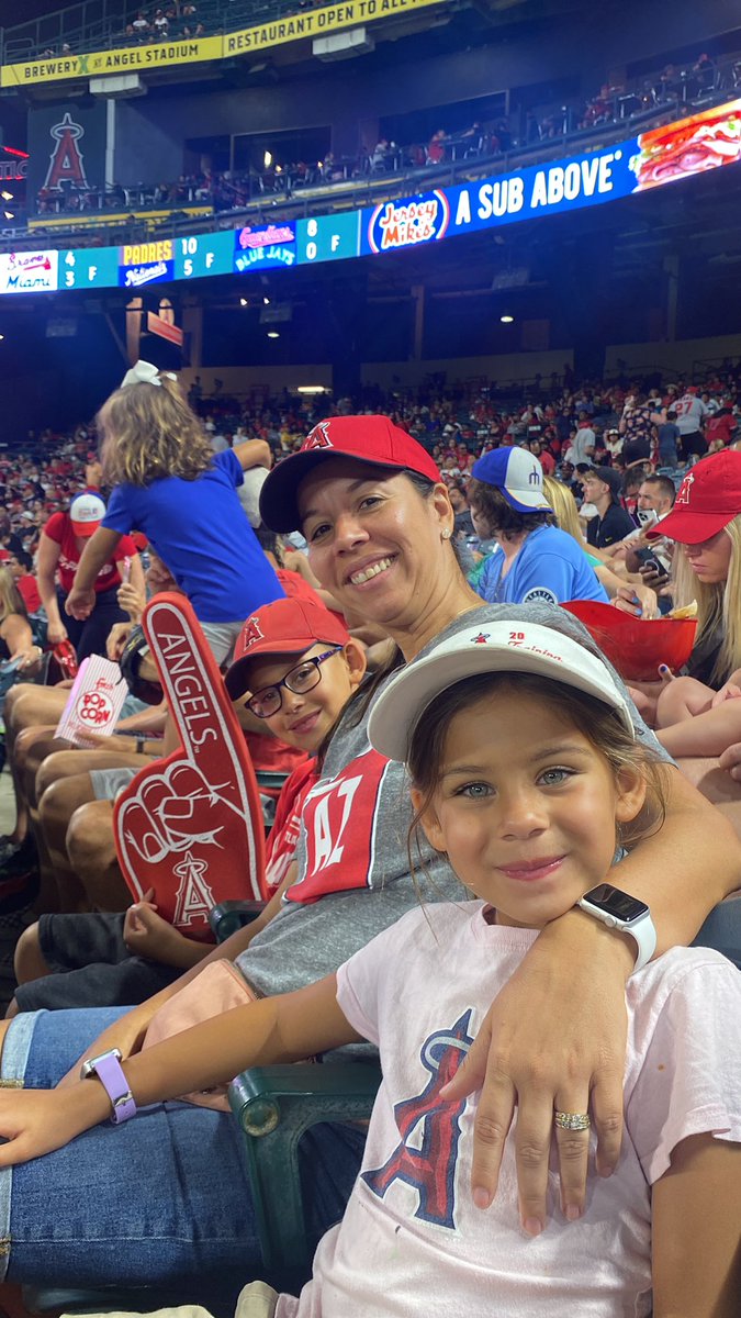 Jenn_Beta's tweet photo. #gohalos https://t.co/ffjQOcoHmR