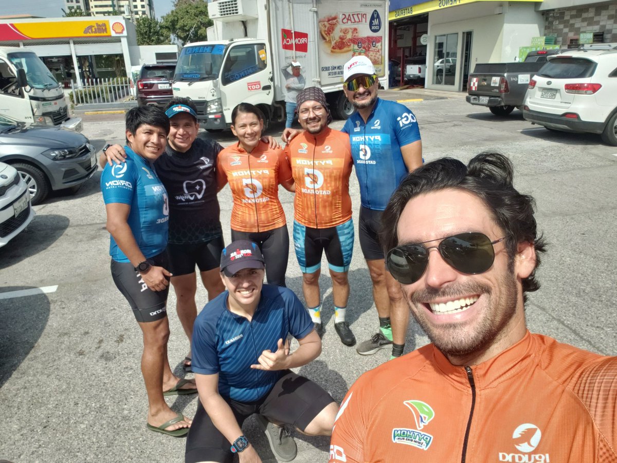 JuanJose_J4's tweet image. Ricos 120km de Ciclismo, seguimos en lo nuestro @josepaulh @jonbaja_ @EdwardBR30 @fvilema 😁🙌🏻 #SomosPython